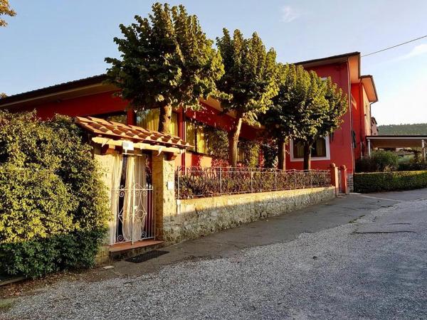 På billedet ses objektet Al Borgo beliggende i byen Lucca.