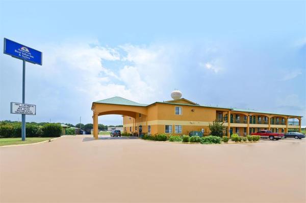 A la foto es mostra l'objecte Pine Point Inn & Suites situat a la ciutat de Winchester.