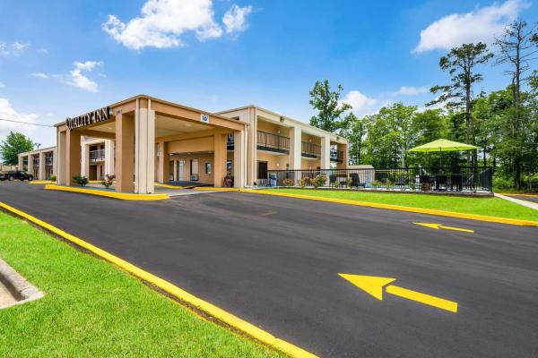 A la foto es mostra l'objecte Quality Inn Cullman I-65 Exit 310 situat a la ciutat de Cullman.