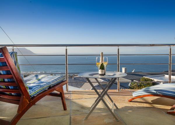 Στη φωτογραφία φαίνεται το αντικείμενο Magellans Hotel που βρίσκεται στην πόλη Simonʼs Town.