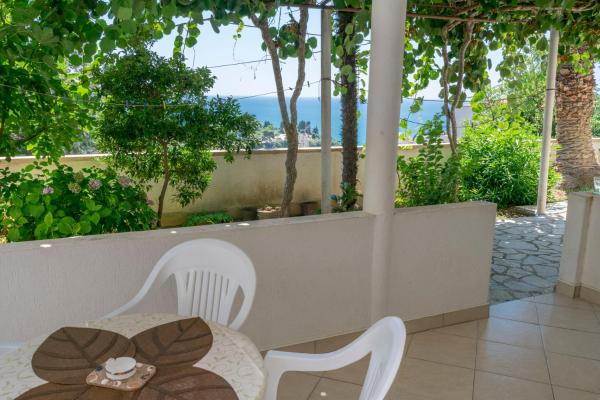 På billedet ses objektet Apartments Aleksandar beliggende i byen Ulcinj.