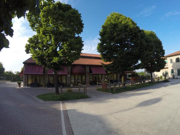 På bilden syns objektet Agriturismo La Rebosola som ligger i staden Civé.