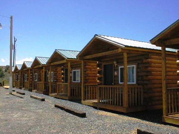 Na fotografii je vidět objekt Bryce Gateway inn Cabins nacházející se ve městě Panguitch.