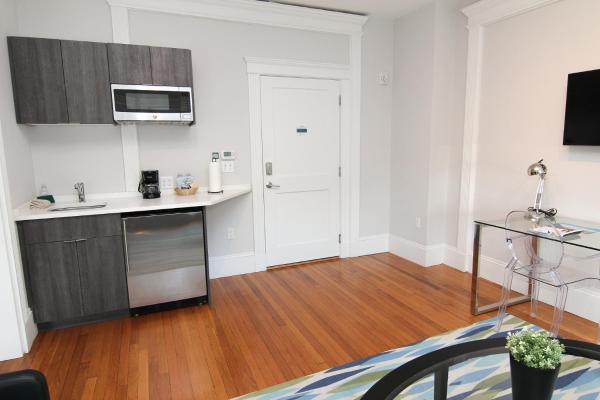 Foto 7: Large Studio w/ Queen AND Sofa Bed..#38