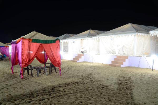 The photo shows the Anantam Resort by RR Group Jaisalmer located in the city of Sām.