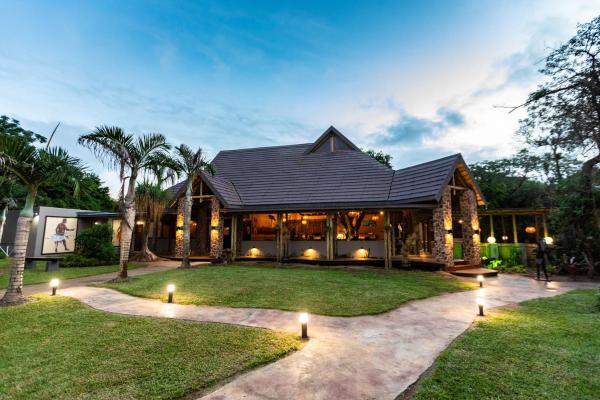 Na foto é possível ver o objeto Gooderson DumaZulu Lodge localizado na cidade de Neemane.