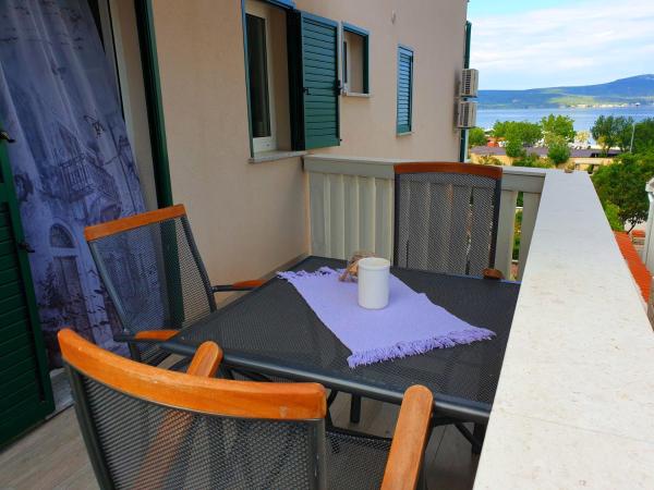 Cro Behar 2 Apartments - Sukošan