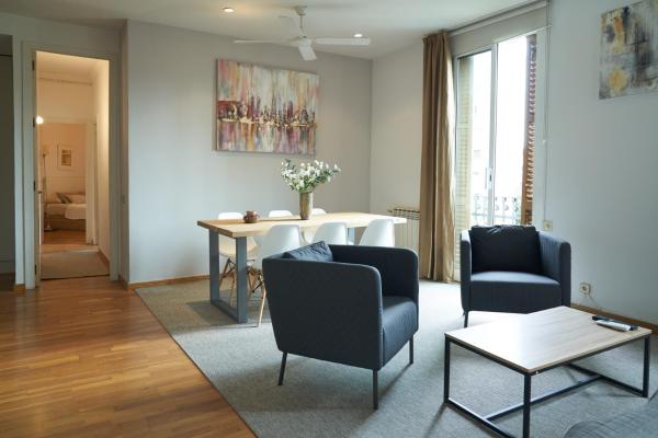 Spacious & Comfortable flat in centric Eixample photo 3