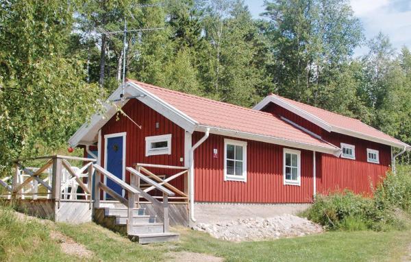 Na fotografii je vidět objekt Holiday Home Söbben Henån nacházející se ve městě Slussen.