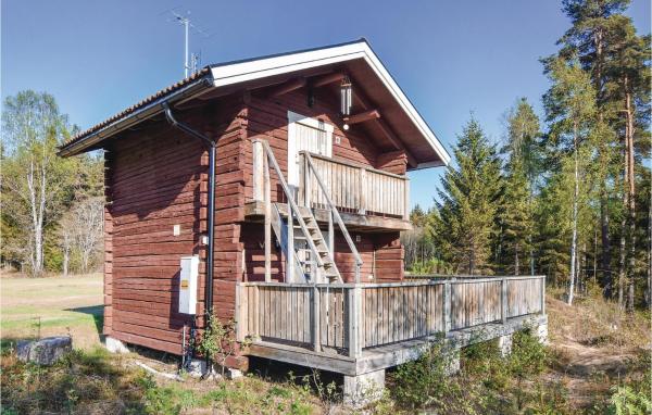 A la foto es mostra l'objecte Beautiful Home In Ambjörby With Sauna situat a la ciutat de Mörbacka.