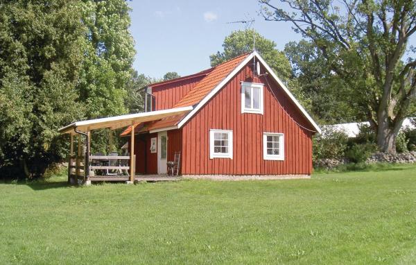 På billedet ses objektet Amazing Home In Ljungby With Wifi beliggende i byen Hölminge.