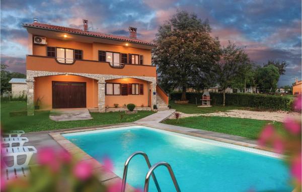 Na zdjęciu widoczny jest obiekt Three-Bedroom Holiday Home In Barban położony w mieście Barban.