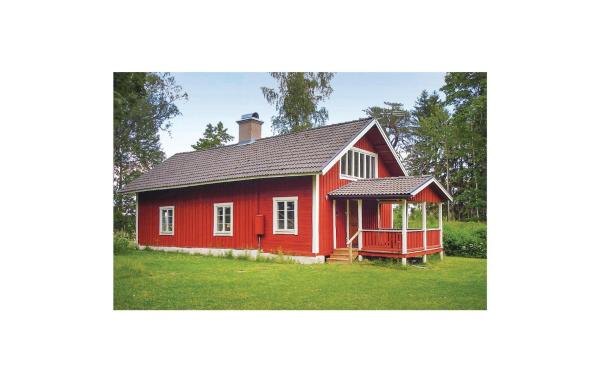 Na zdjęciu widoczny jest obiekt Cozy Home In Katrineholm With Lake View położony w mieście Hävla.