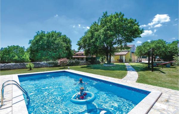 A la foto es mostra l'objecte Holiday Home Badnjevari Vi situat a la ciutat de Rudani.