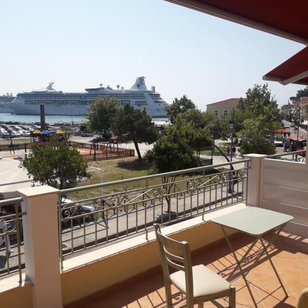 Na zdjęciu widoczny jest obiekt View apartment położony w mieście Katakolo.