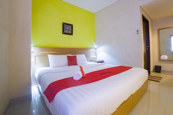 写真にはPaso市にあるBudget Hotel Ambonが写っています。