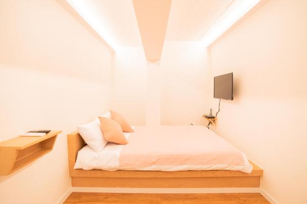 Huayuanhouse HQ in hongdae, Soul