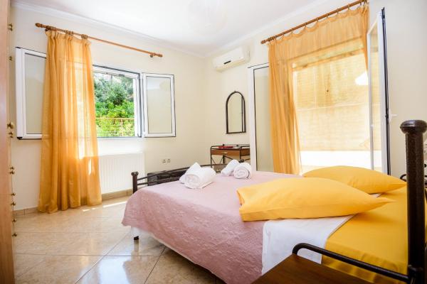 A la foto es mostra l'objecte Maki's Residence situat a la ciutat de Argostoli.