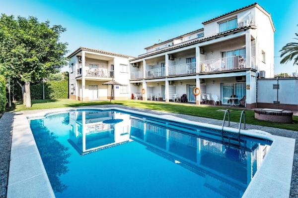 På billedet ses objektet Apartamentos Sunway Tara beliggende i byen Sitges.