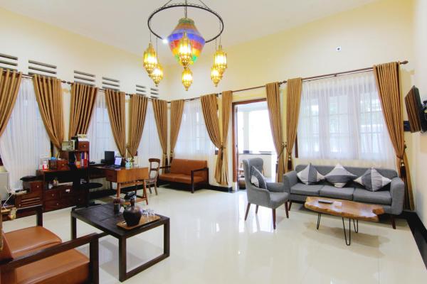 På billedet ses objektet Musafir Guest House Syariah beliggende i byen Surakarta.