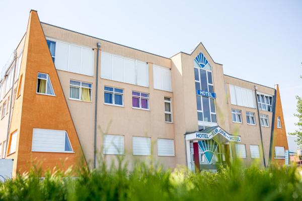 Na fotografii je vidět objekt Europa Hotel Garni free parking nacházející se ve městě Fürth.
