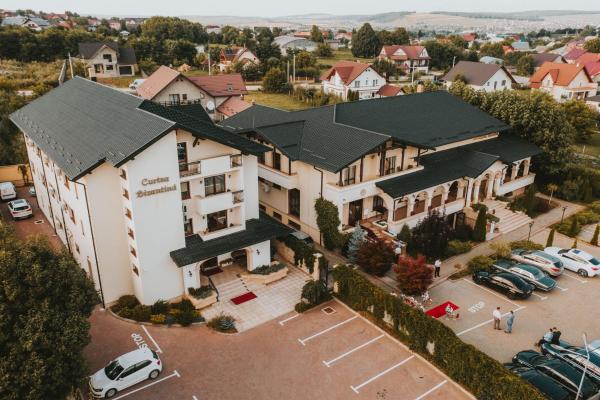 Na fotografii je vidět objekt Curtea Bizantina nacházející se ve městě Sučava.