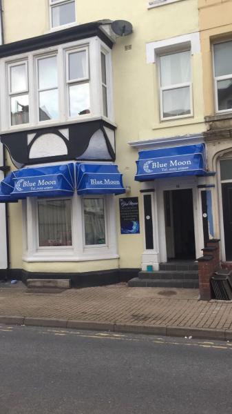 På billedet ses objektet The Blue Moon beliggende i byen Blackpool.
