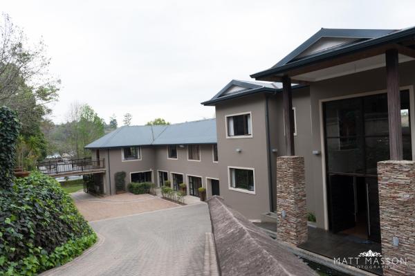 Na zdjęciu widoczny jest obiekt The duBoirs Boutique Guest House położony w mieście Hillcrest.