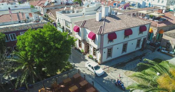 På billedet ses objektet Doruk Hotel beliggende i byen Ayvalık.