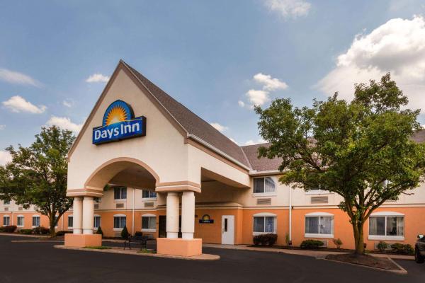 Na fotografii je vidět objekt Days Inn by Wyndham Milan Sandusky South nacházející se ve městě Monroeville.