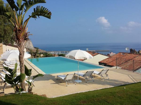 A la foto es mostra l'objecte Residence Magarà situat a la ciutat de Cefalù.