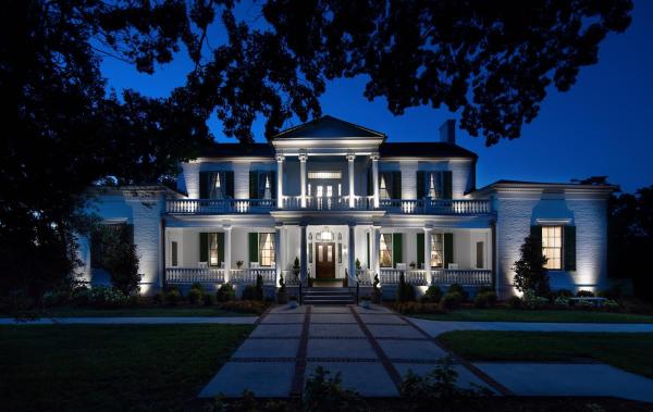 A la foto es mostra l'objecte Belle Air Mansion and Inn situat a la ciutat de Nashville.