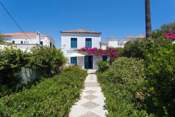 På billedet ses objektet The Palm Tree House!! beliggende i byen Spetses.
