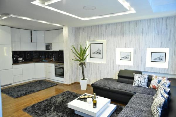 A la foto es mostra l'objecte Apartman Centar situat a la ciutat de Brčko.