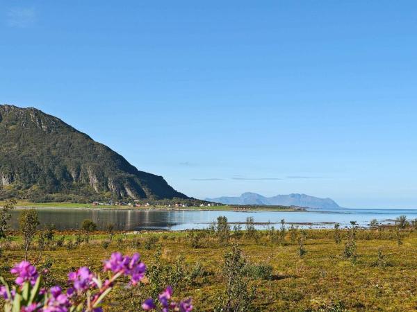 Na foto é possível ver o objeto 10 person holiday home in Laukvik localizado na cidade de Ånstad.
