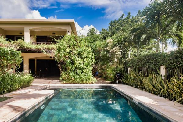 照片显示了位于Pointe d'Esny市的Villa Vakoa - Tranquil Villa With Lush Gardens物件。