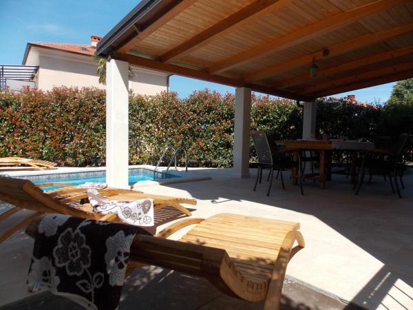 Apartment With Private Pool - Cres
