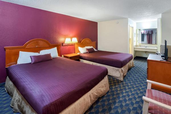 Na fotografii je vidět objekt OYO Hotel Manning SC nacházející se ve městě Manning.