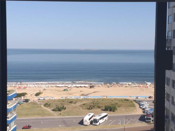 Parquemar Center 2, Torre D, Apartamento 1302, Punta del Este