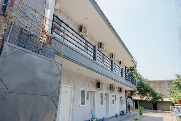 A la foto es mostra l'objecte Capital O 1176 J3 Residence Syariah situat a la ciutat de Jember.