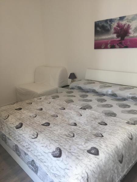 På billedet ses objektet Vuelo beliggende i byen Modugno.