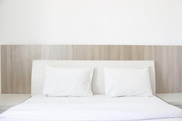 照片显示了位于Bandung市的Minimalist Studio Apartment at The Suite @Metro By Travelio物件。