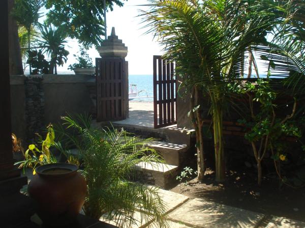På billedet ses objektet Bulih Beach Bungalows beliggende i byen Amed.