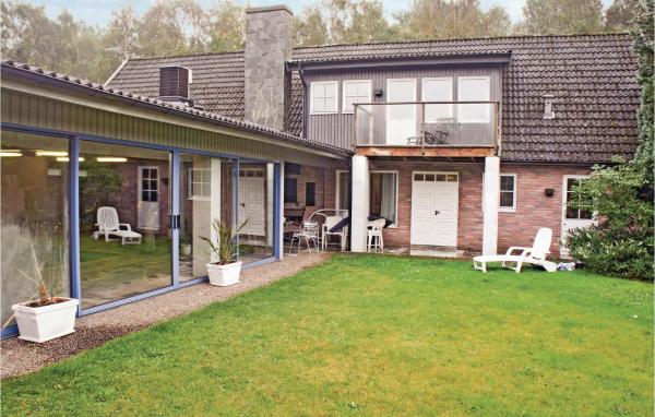 Auf dem Foto ist das Objekt Lovely Home In Nybrostrand With Sauna in der Stadt Glemminge zu sehen.