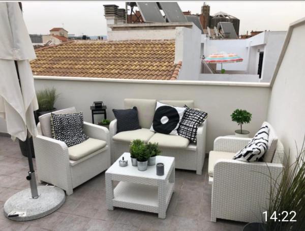 Na zdjęciu widoczny jest obiekt MALAGA BEACH & CENTER położony w mieście Malaga.