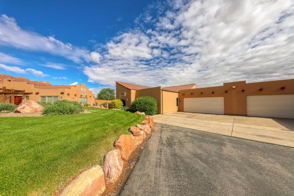 A la foto es mostra l'objecte Rim Village D4 situat a la ciutat de Moab.