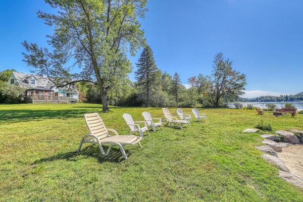 A la foto es mostra l'objecte Adirondack Adventuring situat a la ciutat de Adirondack.