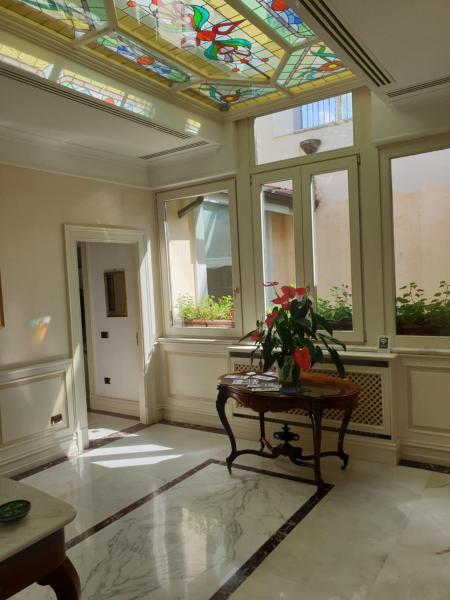 A la foto es mostra l'objecte Al centro Luxury Home situat a la ciutat de Caserta.