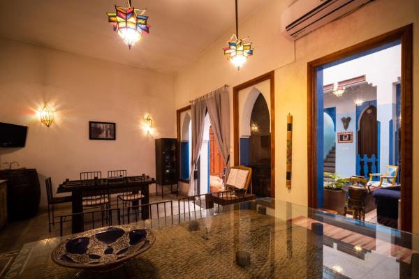 Fotografie 6: Riad Azcona
