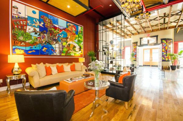 A la foto es mostra l'objecte The Box House Hotel situat a la ciutat de Brooklyn.
